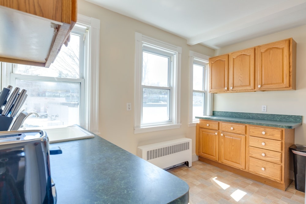 Chestnut Hill Apts by Starlight Suites