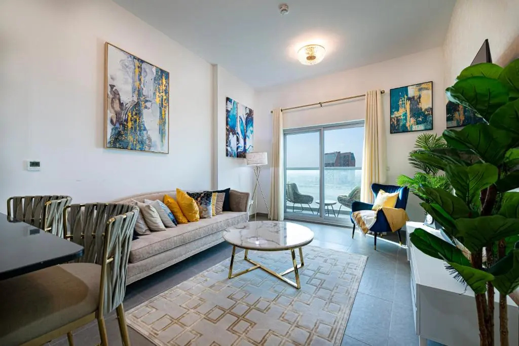 Luxury 1BDR Apt in Al Barsha with beautiful city skyline views