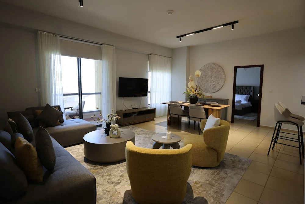 Stylish 1BR with Serene Sea View