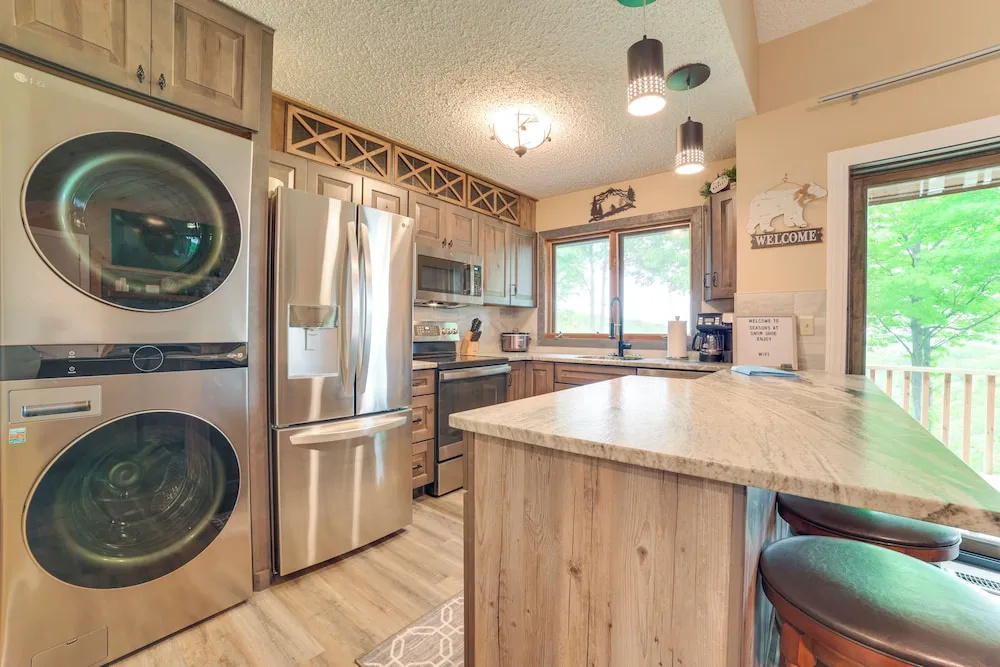 Bellaire Ski Condo: 1 Mi to Summit Mountain!