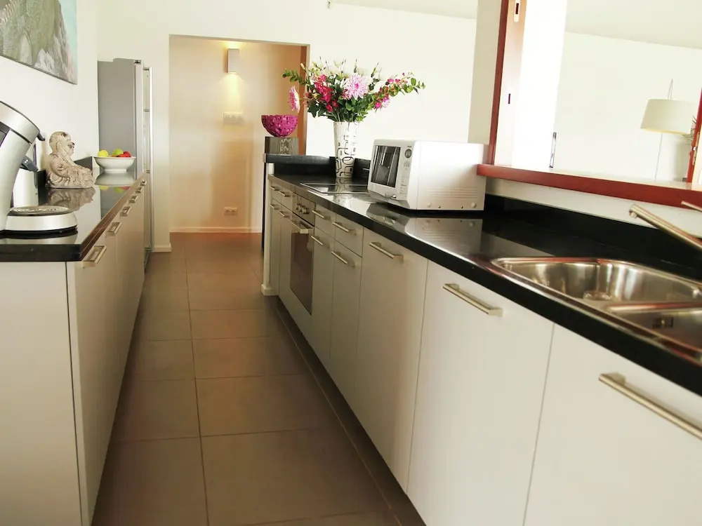 Spacious Villa Near Beach