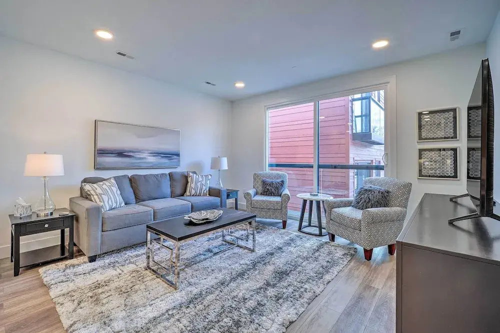 Downtown Traverse City Condo: 32 Mi to Ski Slopes!