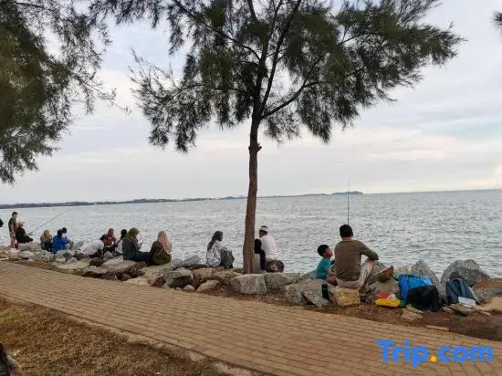 PD D’Wharf Seaview & Sunset Suite (Up to 6 Pax)