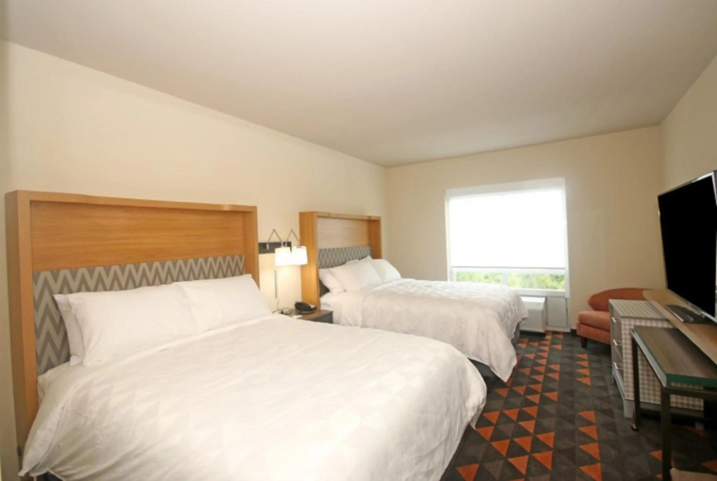 Holiday Inn & Suites - Fayetteville W-Fort Bragg Area by IHG