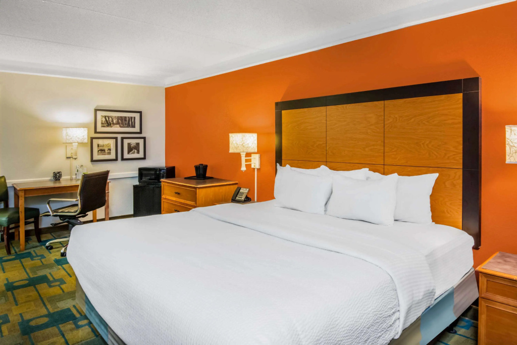 La Quinta Inn by Wyndham Colorado Springs Garden of the Gods