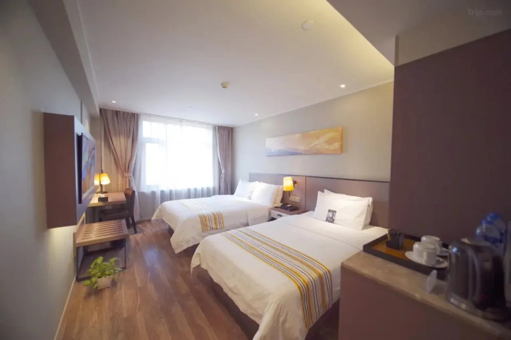 Home Inn Plus (Beijing Changping Government Street Metro Station)