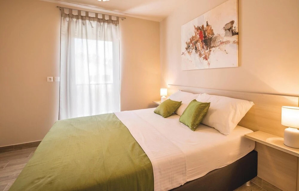 Nice Home in Pjescana Uvala With Wifi and 3 Bedrooms