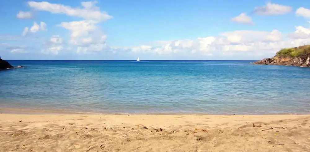 Apartment With one Bedroom in Deshaies, With Wonderful sea View, Furnished Garden and Wifi - 800 m From the Beach