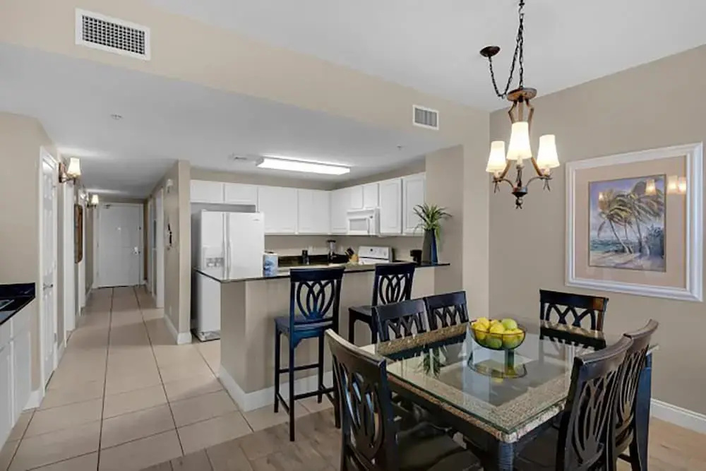 Calypso 2-2108 West
