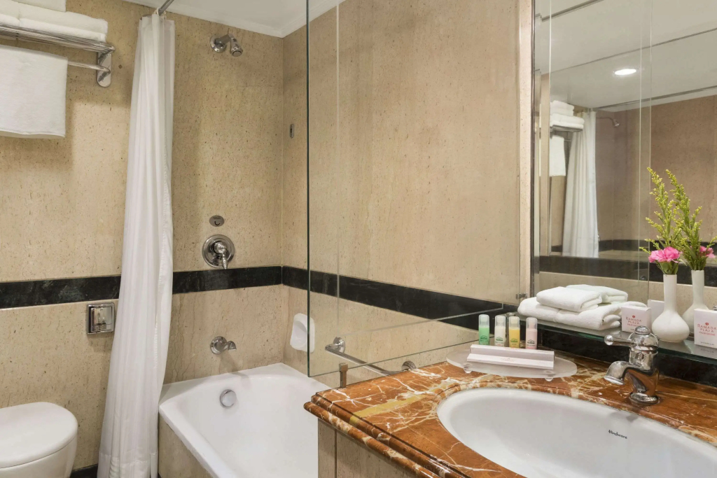 Ramada Plaza By Wyndham Palm Grove