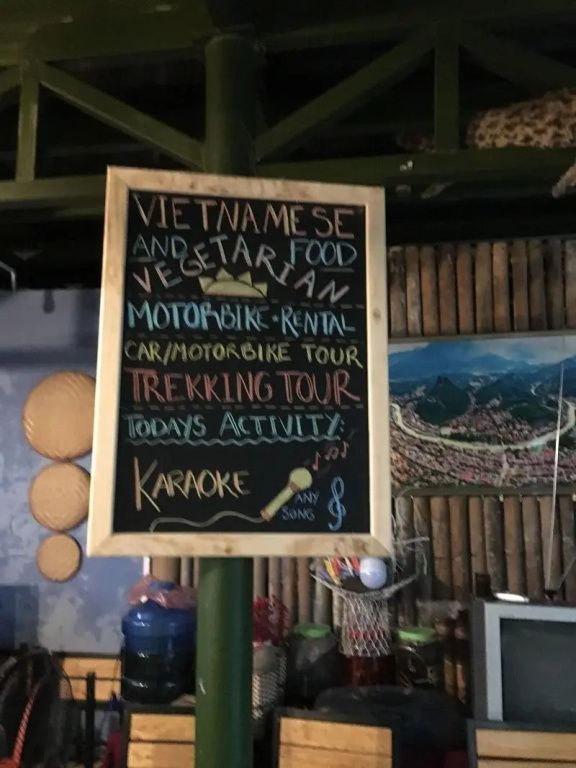 Green Hill Hostel & Tour