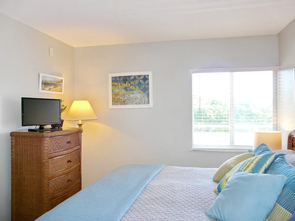 Idyllic Inland Condo With Pool and Beach Access