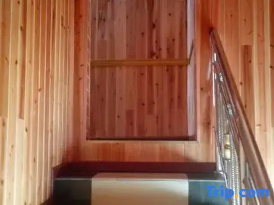 Li County Xuehao Homestay