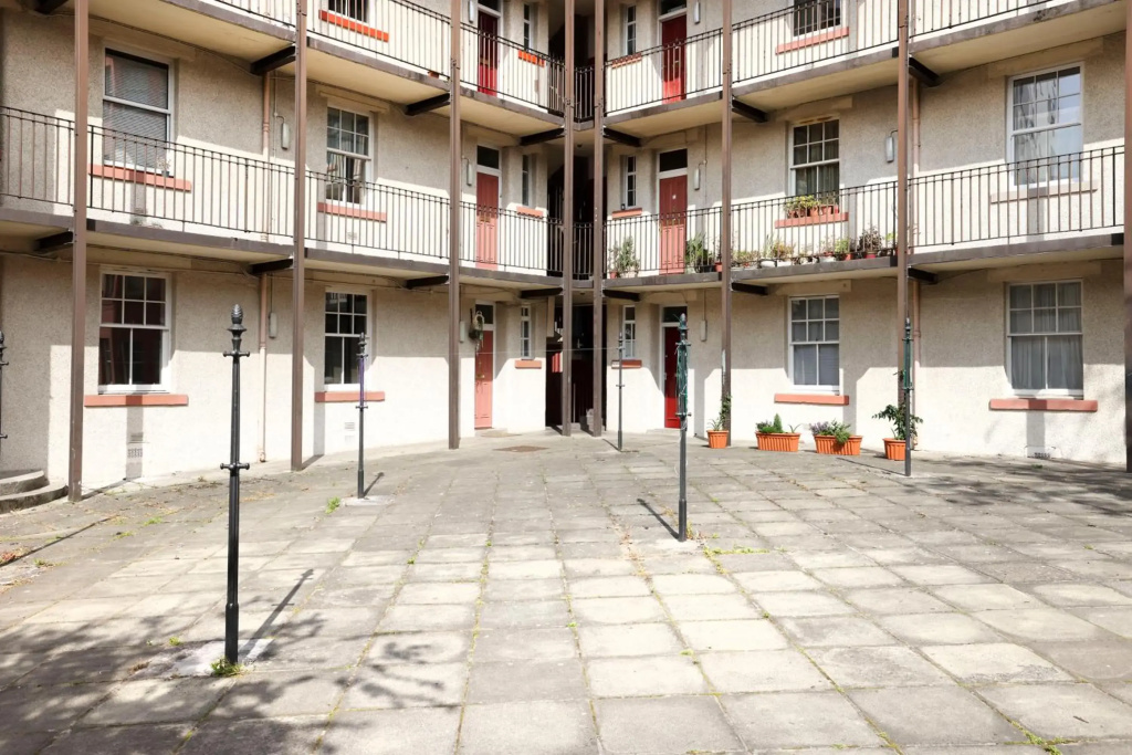 Stunning 2 Bed Apt Nr The Royal Mile & The Castle