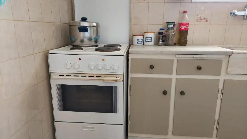 Airport Friendly House 2
