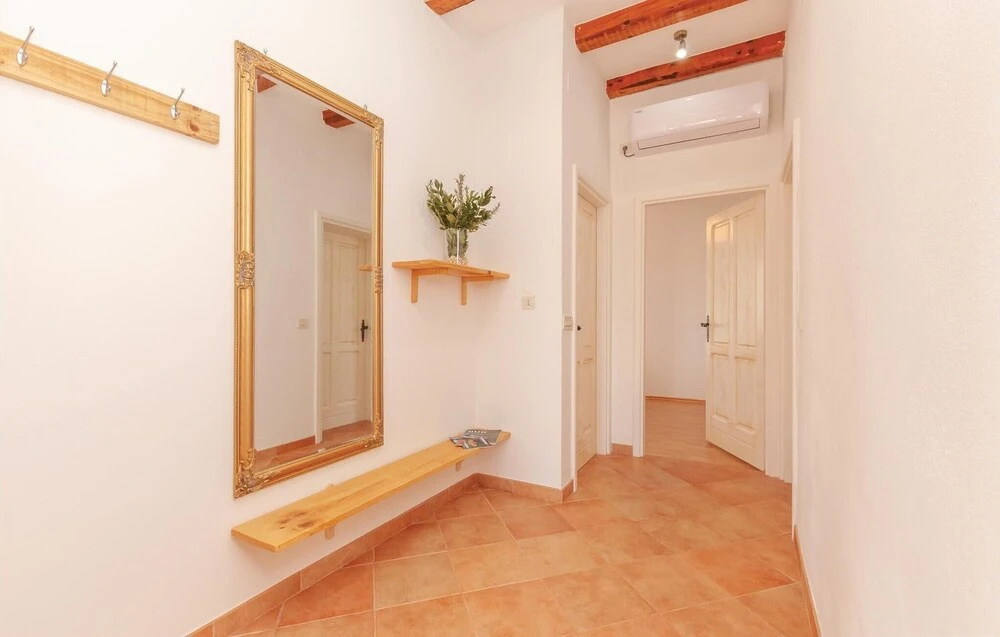 Two-Bedroom Holiday Home In Radonic