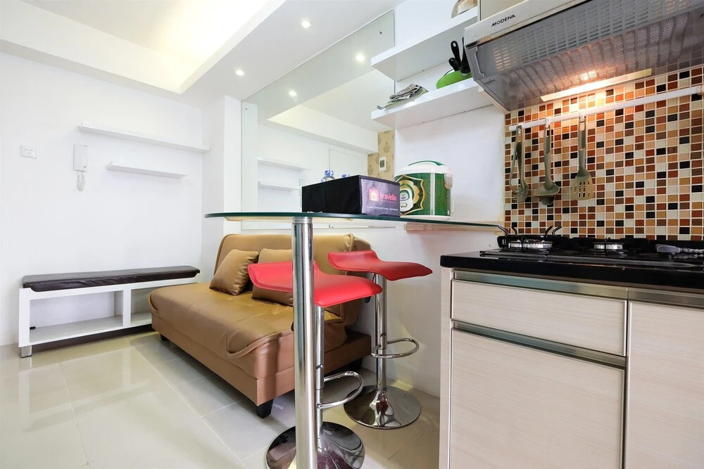 Spacious Bassura City Apartment with Pool View