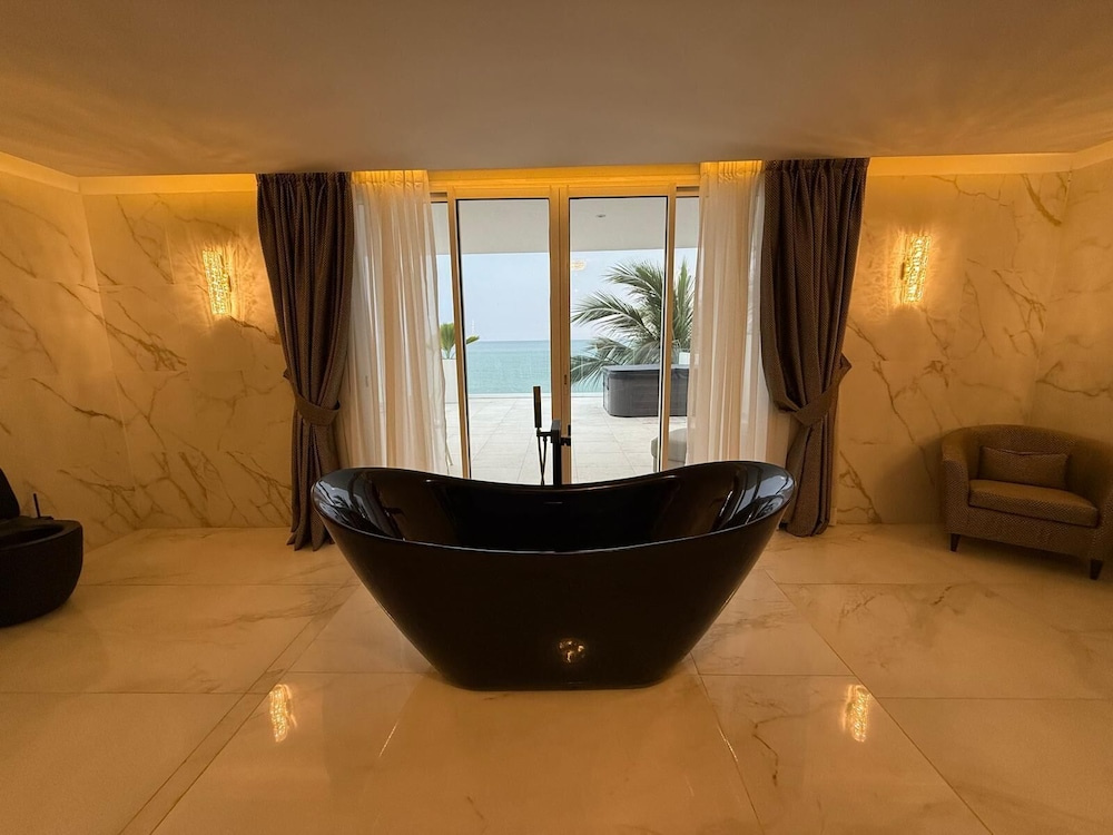 Villa Italia Somone Luxury Hotel