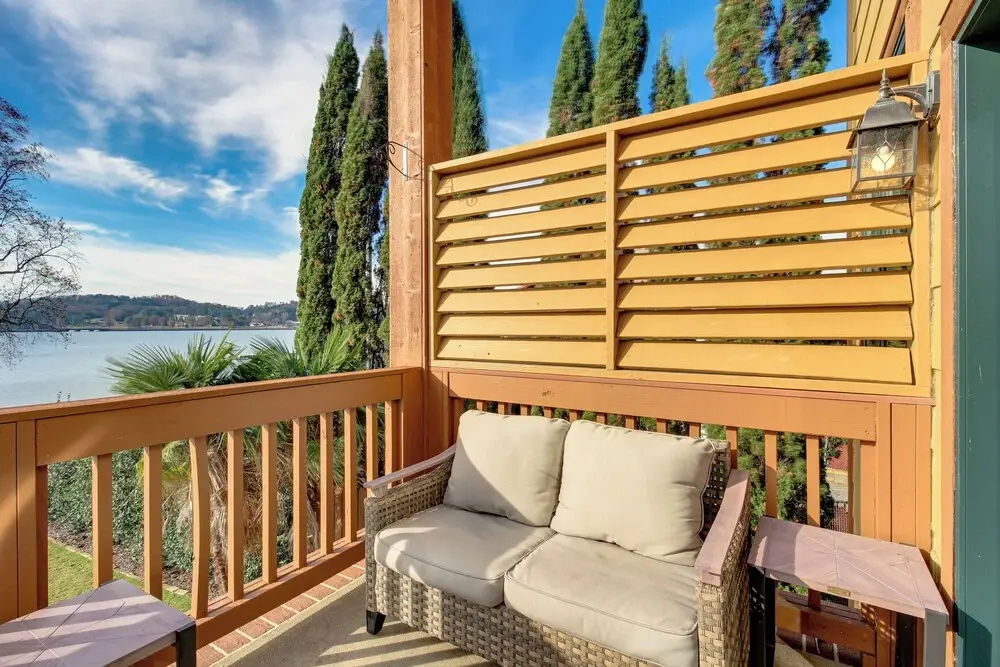 Lakefront Condo 3 Mi to Historic Guntersville!