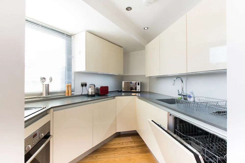 Luxury 2bed Apartment in Kensington A1