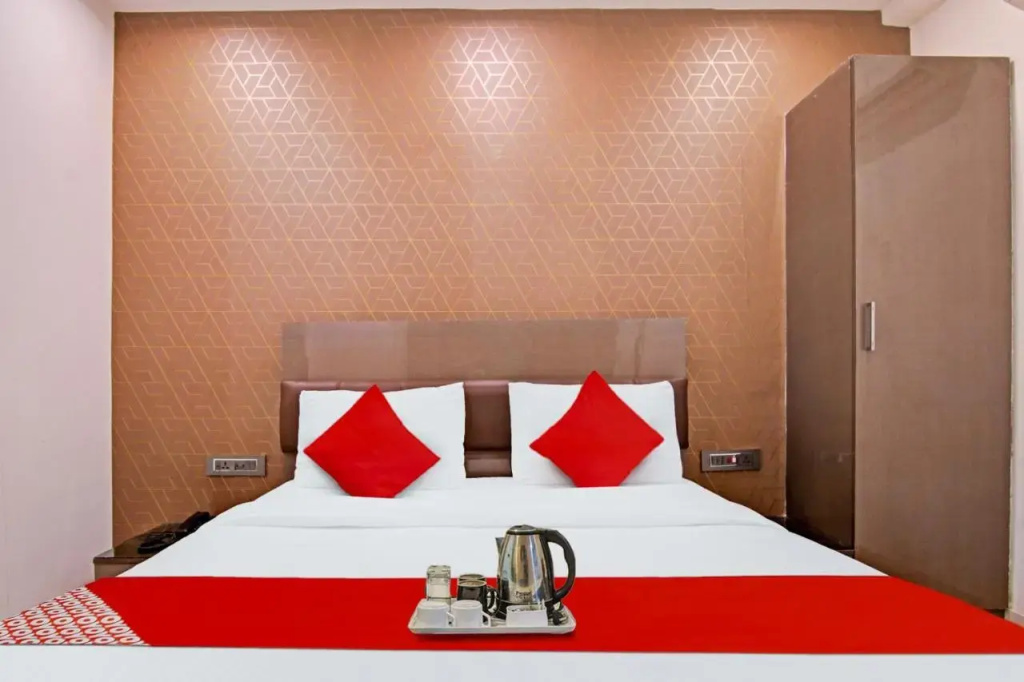 Collection O 70258 Hotel Wall Street