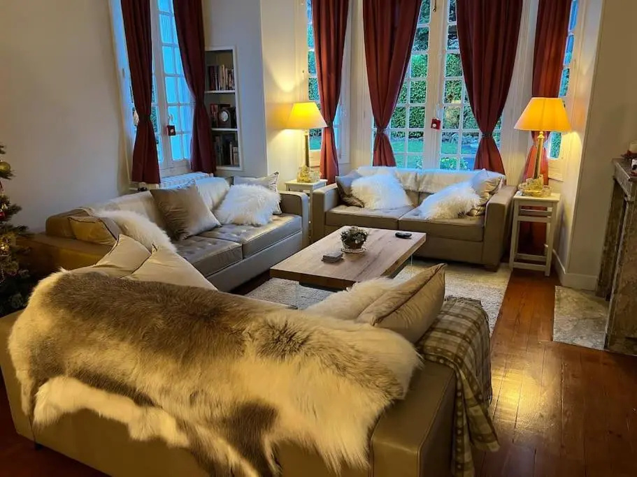 Villa Portillon - charming fountain garden villa