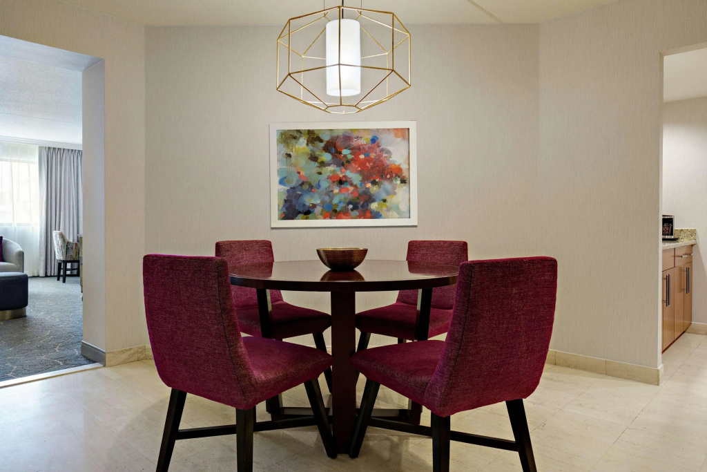 DoubleTree by Hilton Fairfield Hotel & Suites