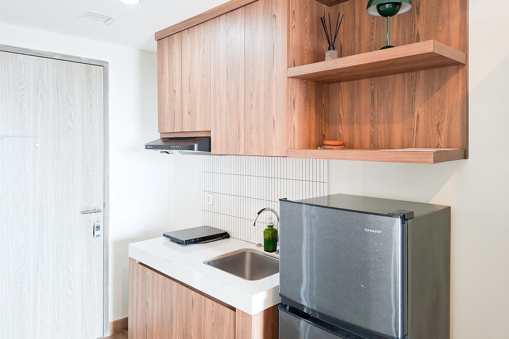 Homey And Minimalist Studio Apartment At Anwa Residence
