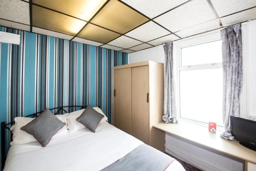 MyRoomz Silver Strand Hotel