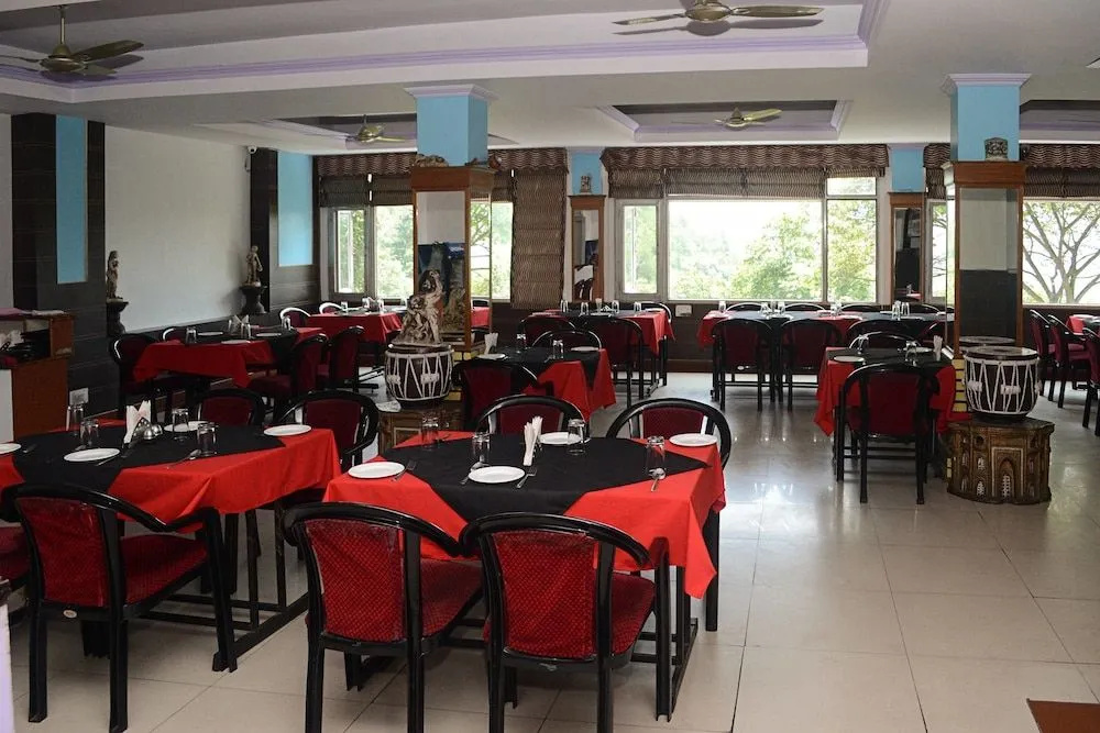 OYO 22122 Hotel Falcon Crest