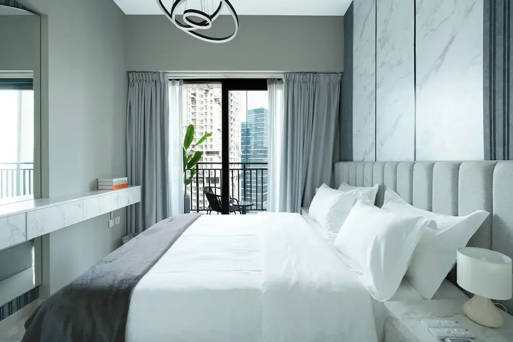 KeyRock Living - Dubai Skyline