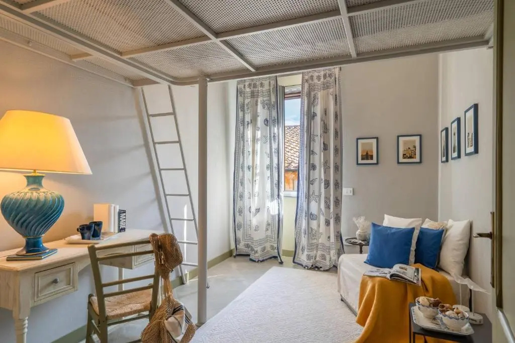 "luxury House In Populonia Above The Sea"