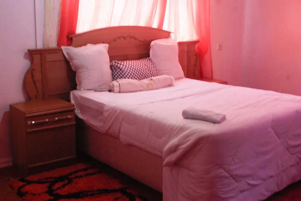 Lillo Executive Lodge