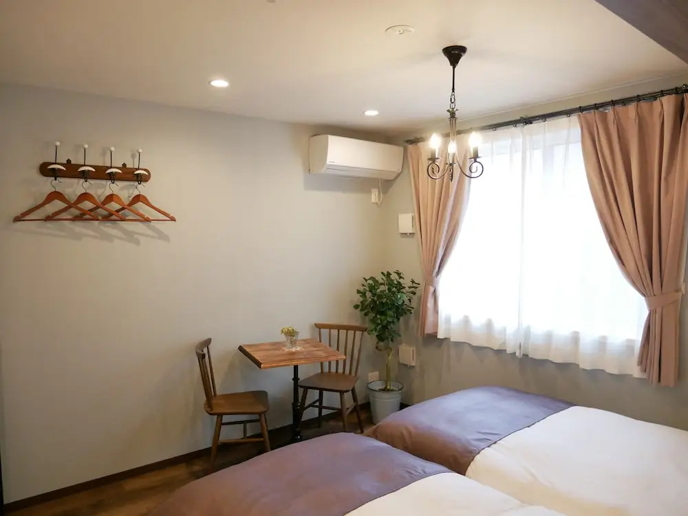7 Rooms Hotel & Cafe - 推し活応援 プロジェクター貸出有 ディズニーまでバス1本
