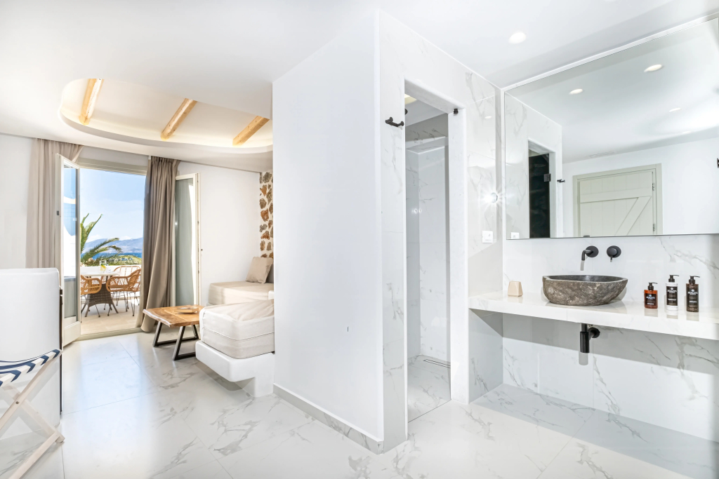 Liana Beach Hotel & Spa