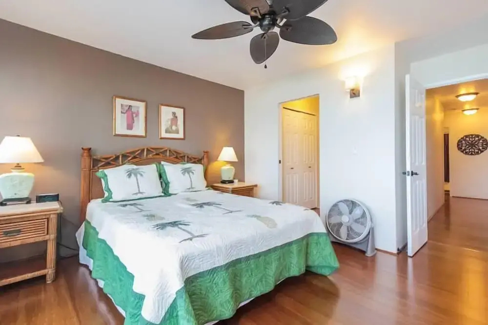 Banyan Tree Condo W/ Pool & Ocean Front!