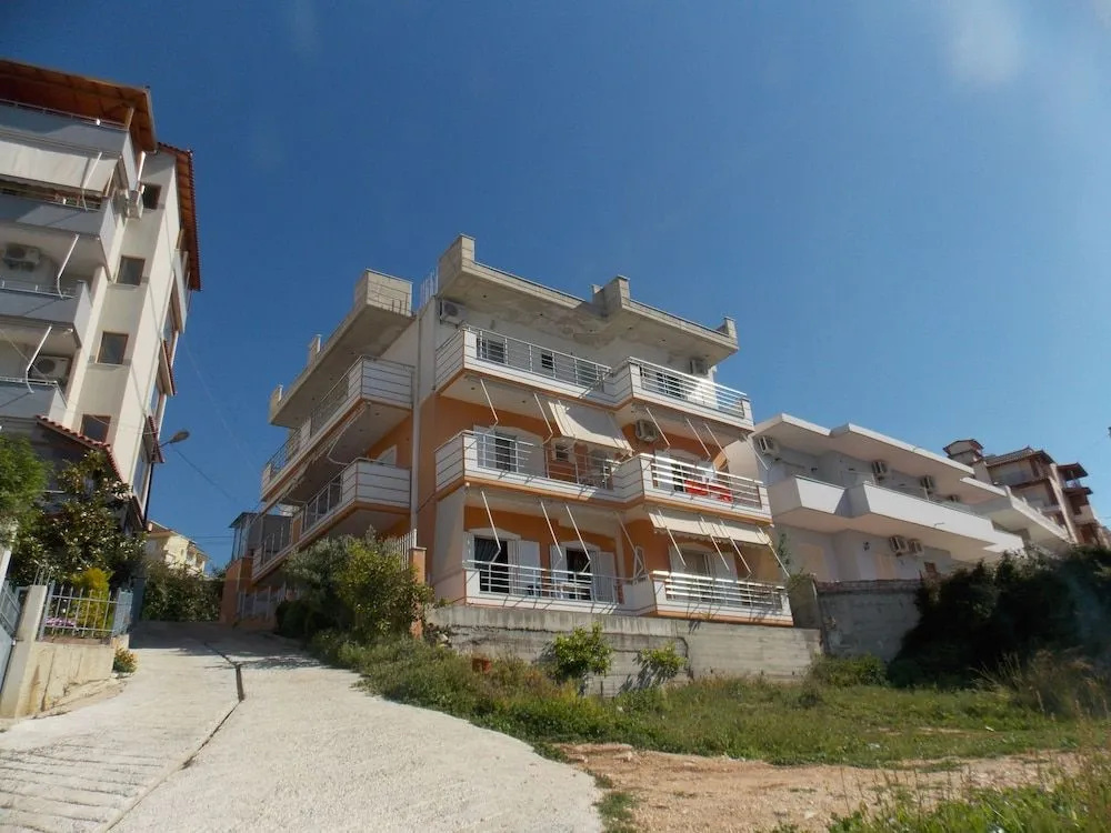 Hotel Erioni