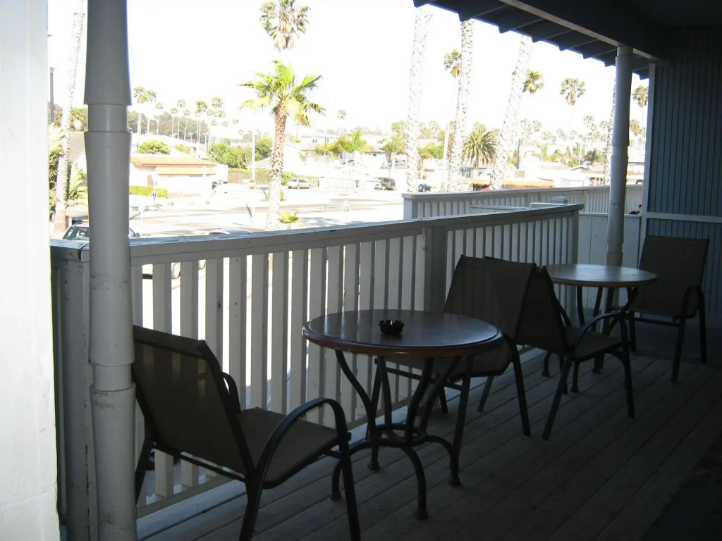 The Shores Inn