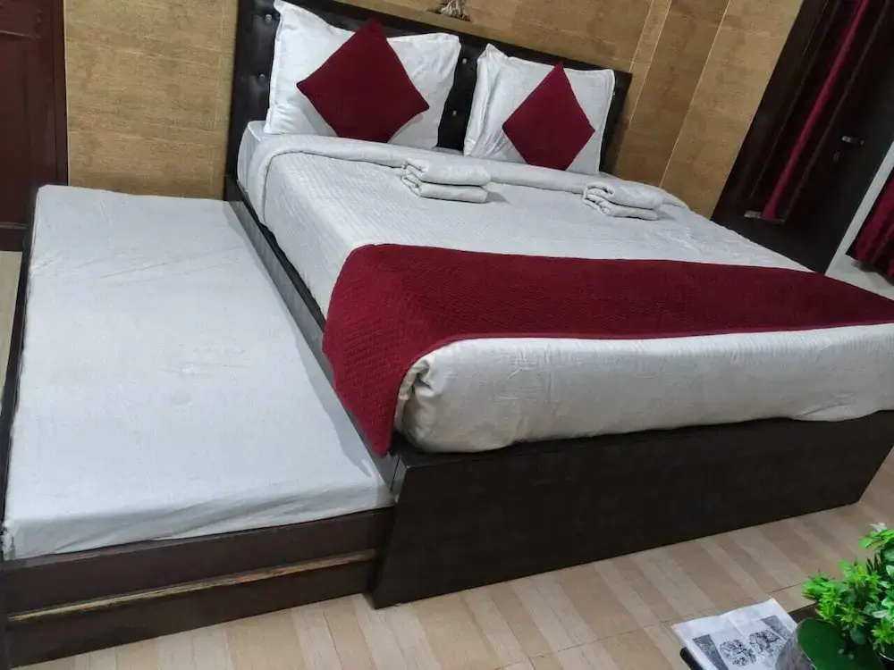 Hotel Ravi B-R Group In Jaipur