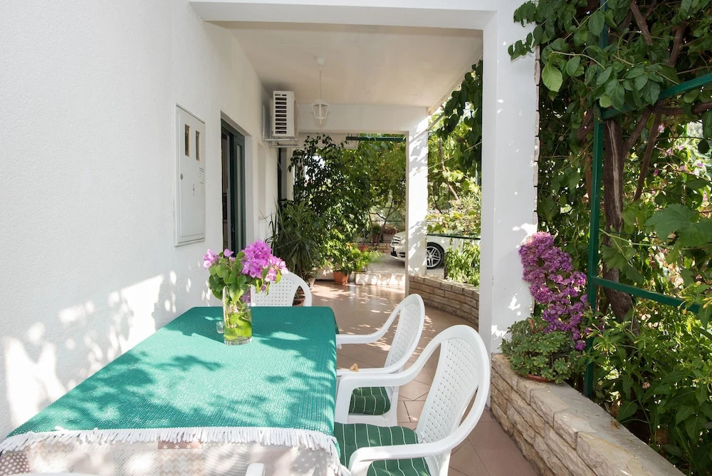Apartments Mirjana