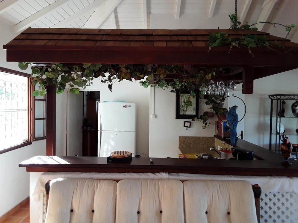 Villa With 3 Bedrooms in Saint Martin, With Wonderful sea View, Private Pool, Enclosed Garden - 2 km From the Beach