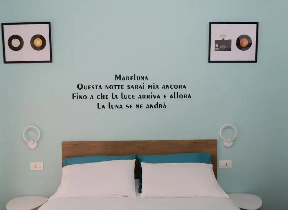 Yes I Know My Room - Storico