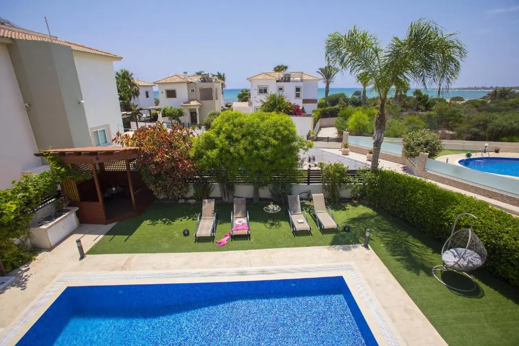 Villa Elias