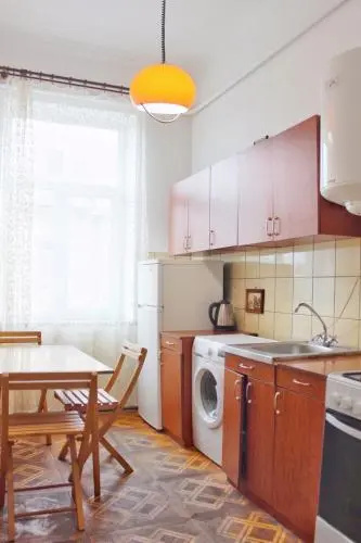 Apartments on Yaroslava Mudrogo street 27