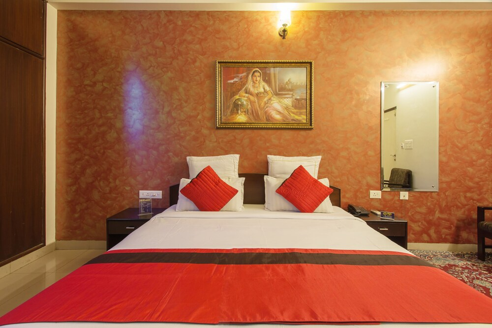 OYO 726 Hotel Safari