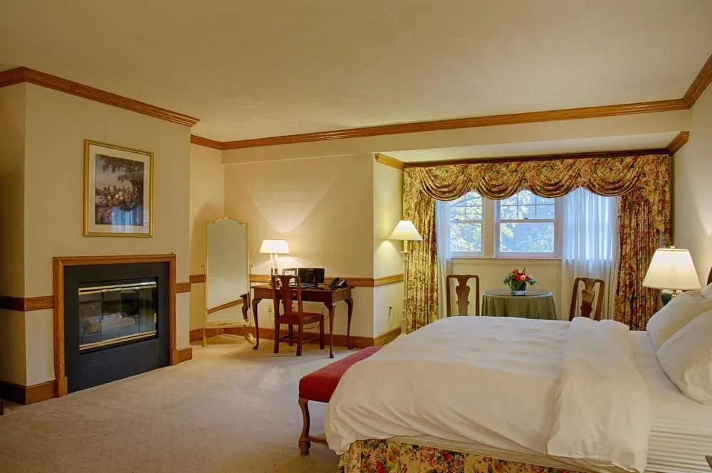 Chateau Merrimack Hotel & Spa