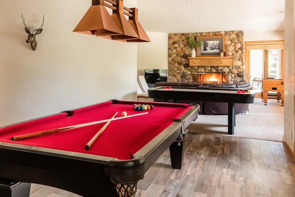 Telemark by AvantStay - Sleeps 18! Tahoe Cabin w/Hot Tub, Theatre & Sauna