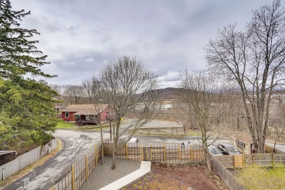 Downtown Hudson Apartment: Walk to Cafes & River!