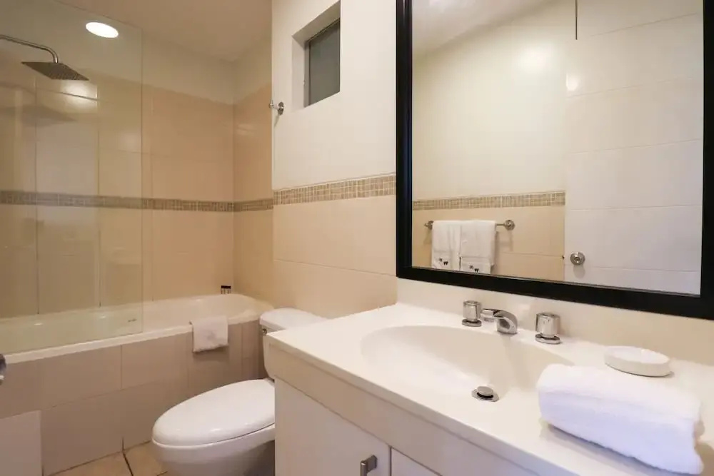 w Fantastic 1BR With Balcony in Miraflores