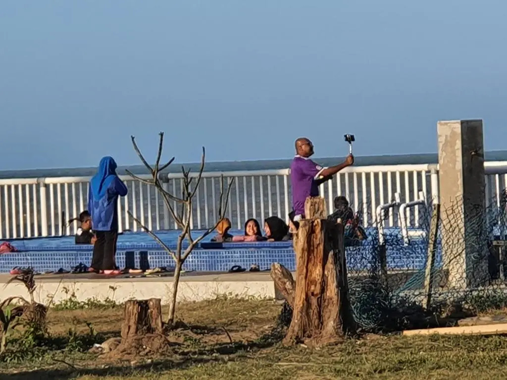 ALA Beach Lodge - Ketapang Homestay